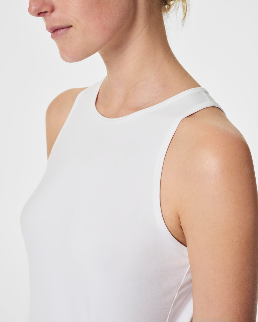 Color::White