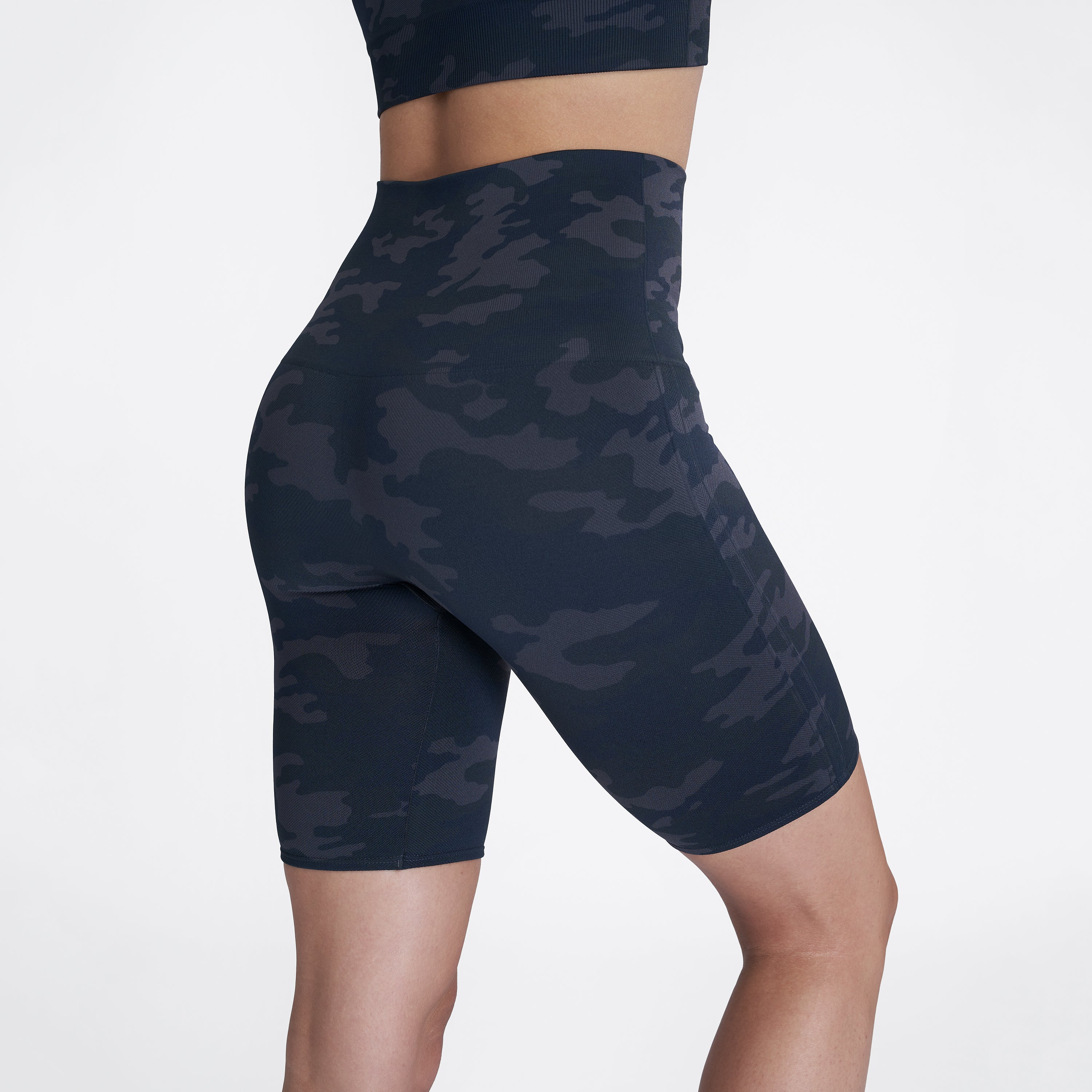 Spanx Look at Me Now Bike Short Very Black – The Blue Collection