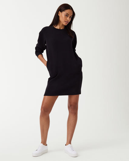 SPANX on X: Make it a maxi moment in #SPANX's new AirEssentials Maxi  T-shirt Dress. Head to  to shop now in shade Very  Black Stripe. #AirEssentials #MaxiDress #OOTD  / X