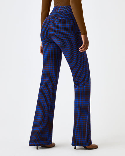 SPANX - Truth or flare? Comfortable and chic, our best-selling hi-rise  flare pant sold out FOUR times – earning its name The Perfect Pant 😍 Shop  these fan favorites now at  #
