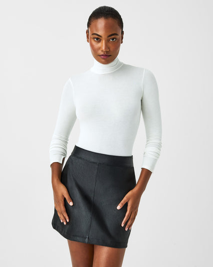 Spanx: Better Base Long Sleeve Turtleneck in Cherry Chocolate – The Vogue  Boutique