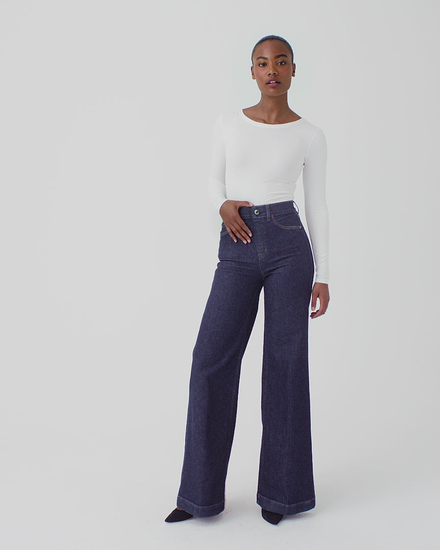 Let's try the new @spanx wide leg jeans! I got the small tall and the  length is too long for me at 5'9 so I'm going to reorder the