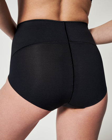 Haute Contour® Mid-Thigh Short – Spanx