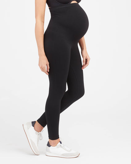 Officially waddling but still feeling cute in my @spanx maternity legg